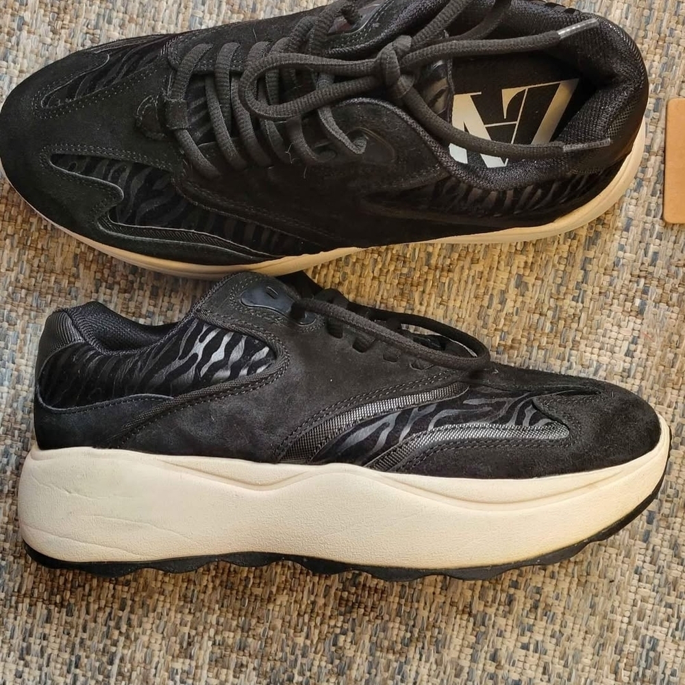Zara Black and White Sneakers